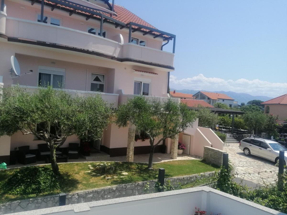 Apartmani Simon Лопар Екстериор снимка
