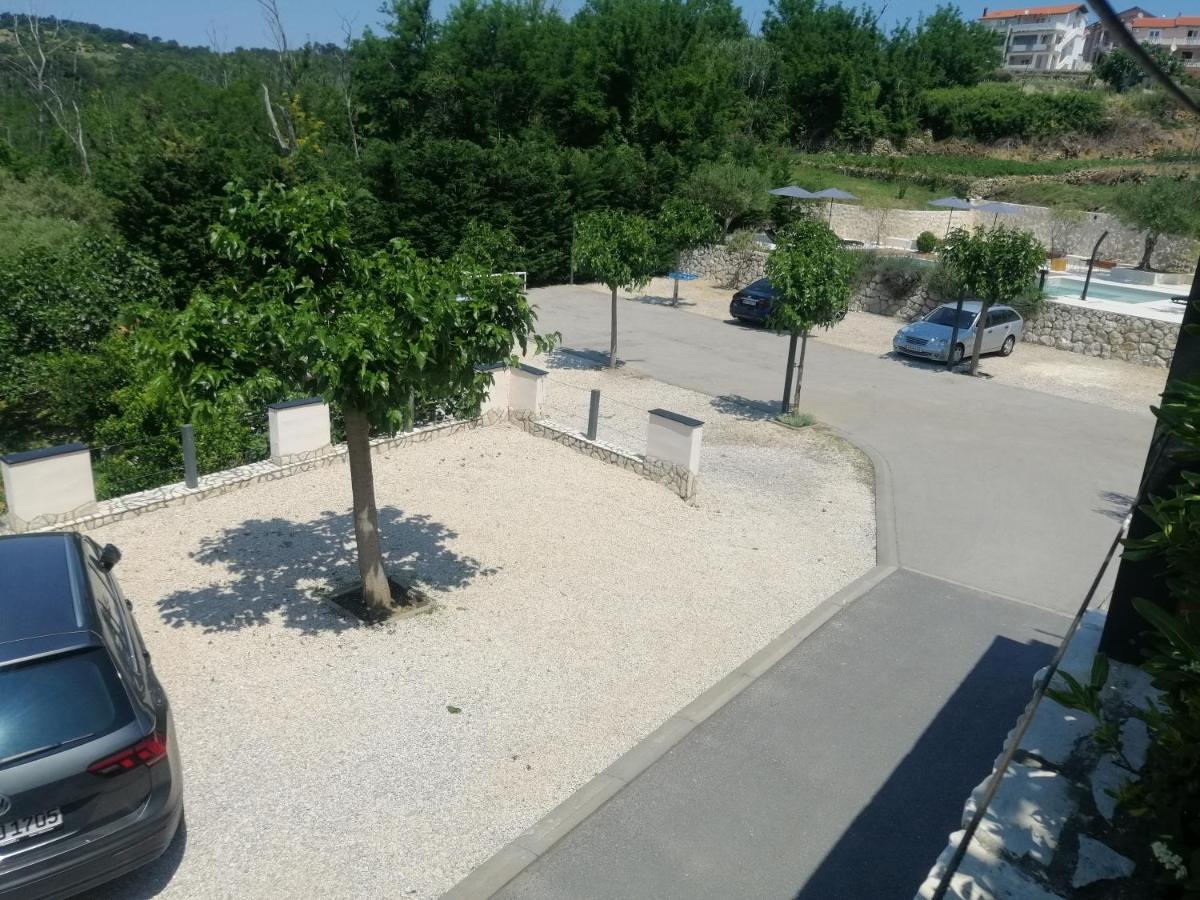 Apartmani Simon Лопар Екстериор снимка
