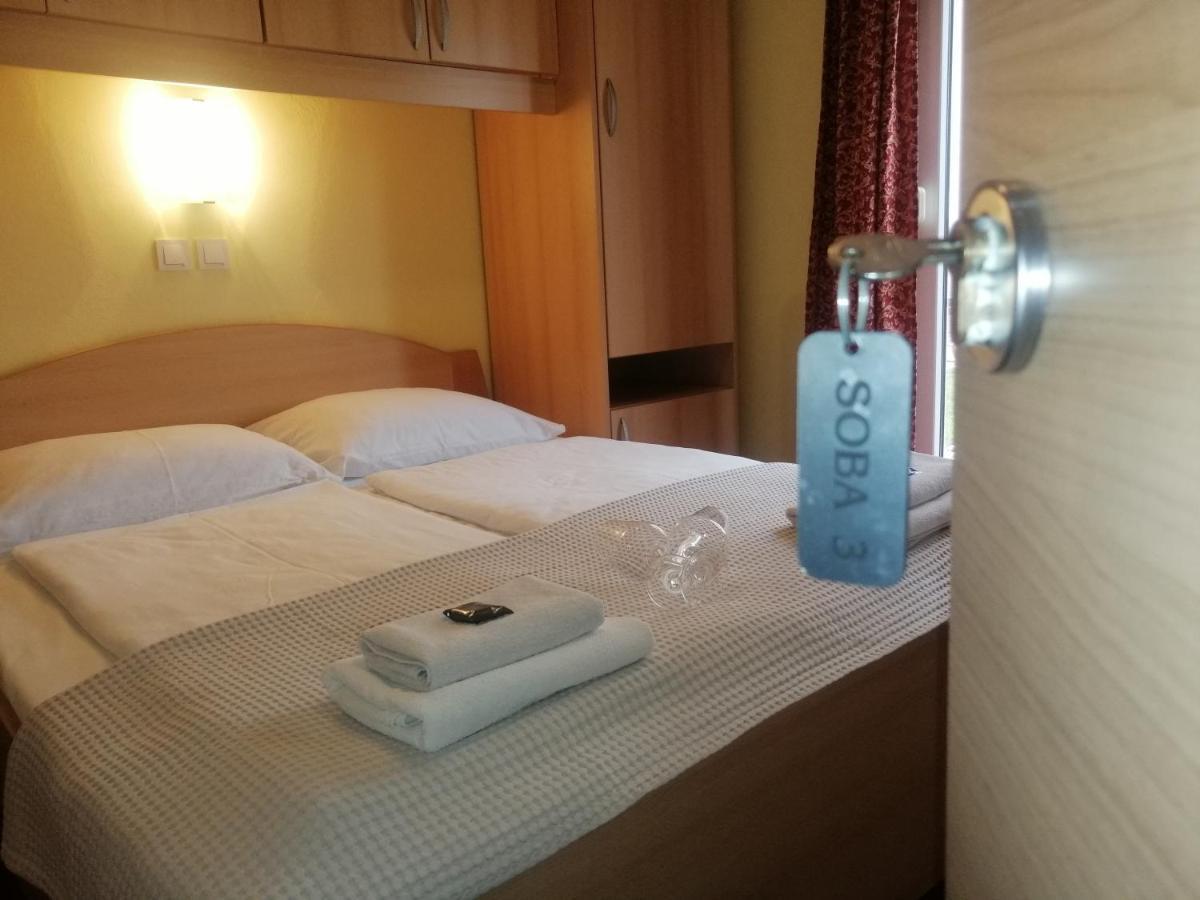 Apartmani Simon Лопар Стая снимка