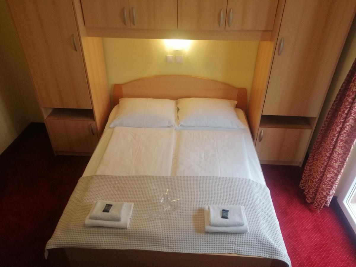 Apartmani Simon Лопар Стая снимка