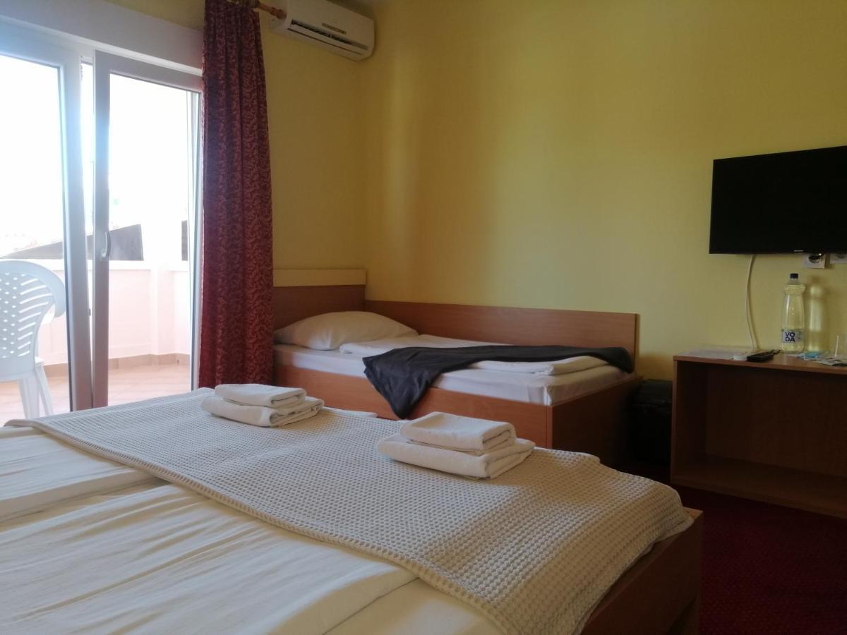 Apartmani Simon Лопар Екстериор снимка