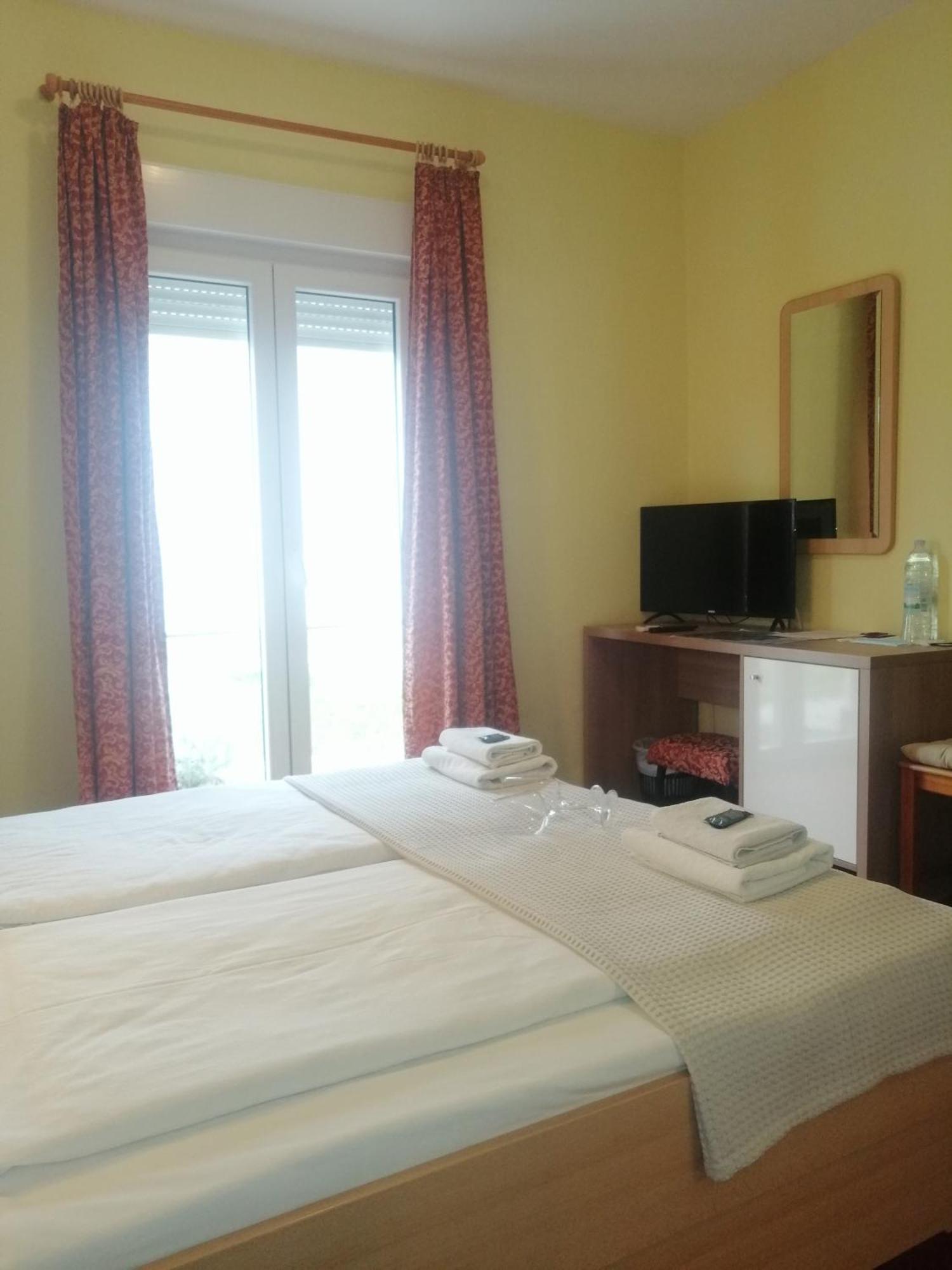 Apartmani Simon Лопар Стая снимка