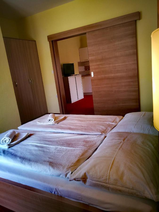 Apartmani Simon Лопар Екстериор снимка