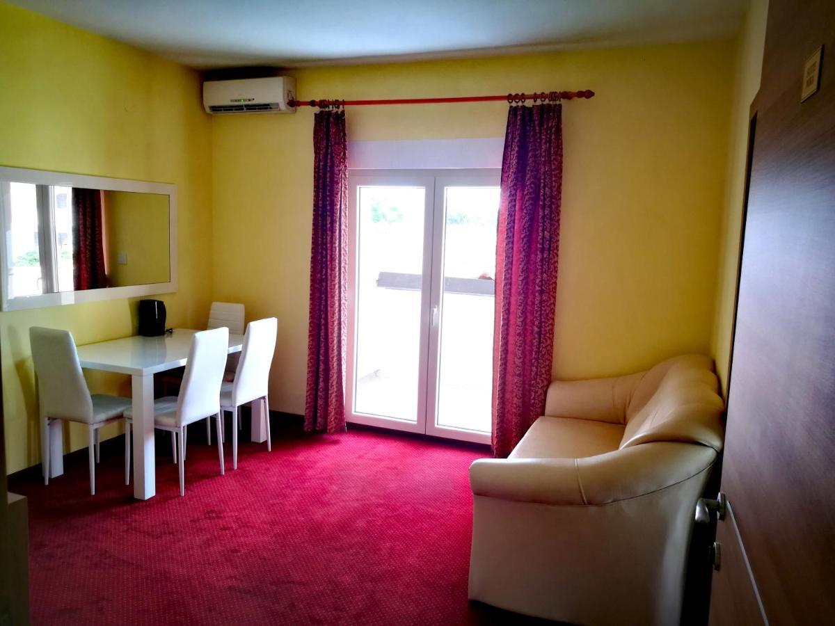 Apartmani Simon Лопар Екстериор снимка